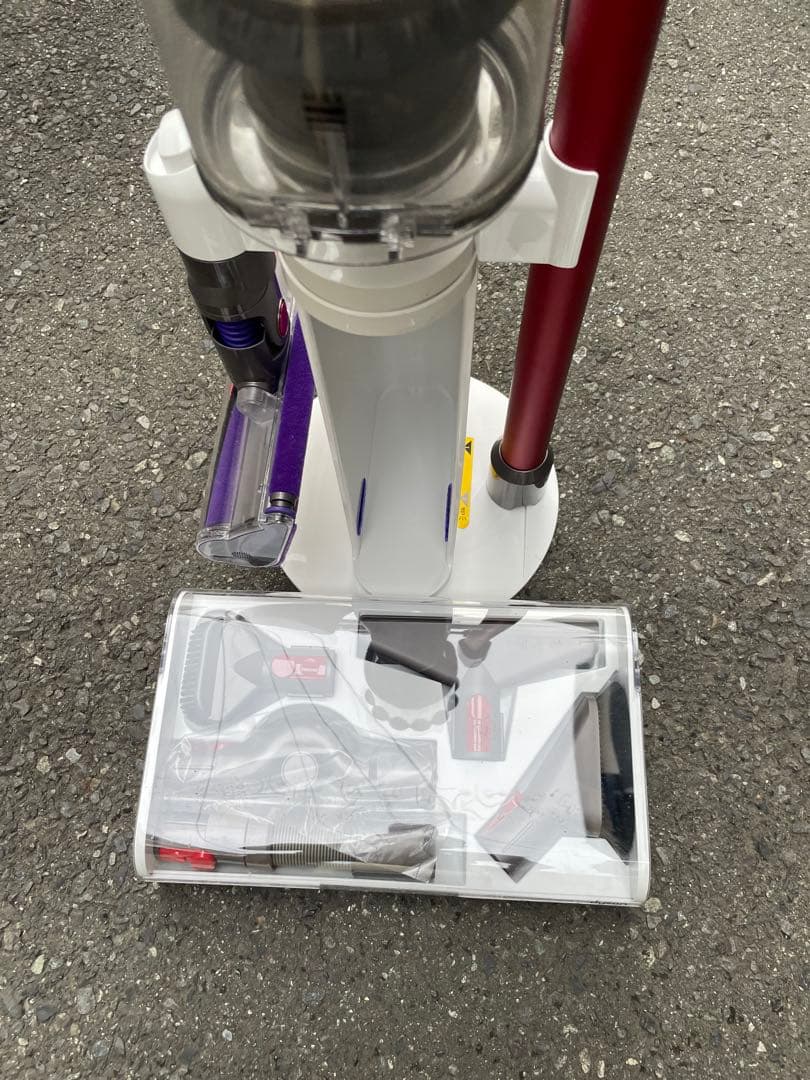 【直営店限定・美品】Dyson V10 サイクロン掃除機 専用ドック付｜動作良好