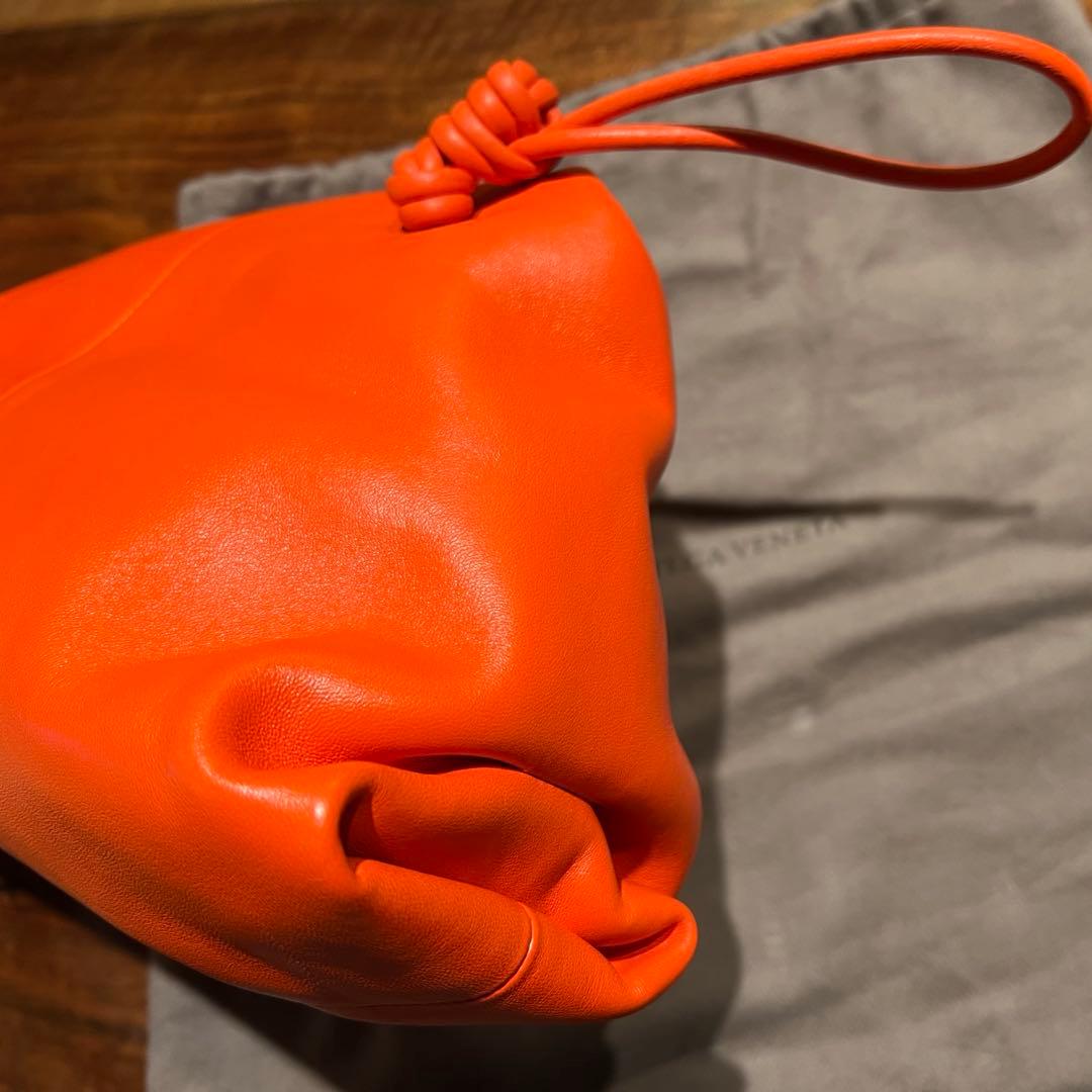 BOTTEGA VENETA　トライアングル　クラッチバッグ美品