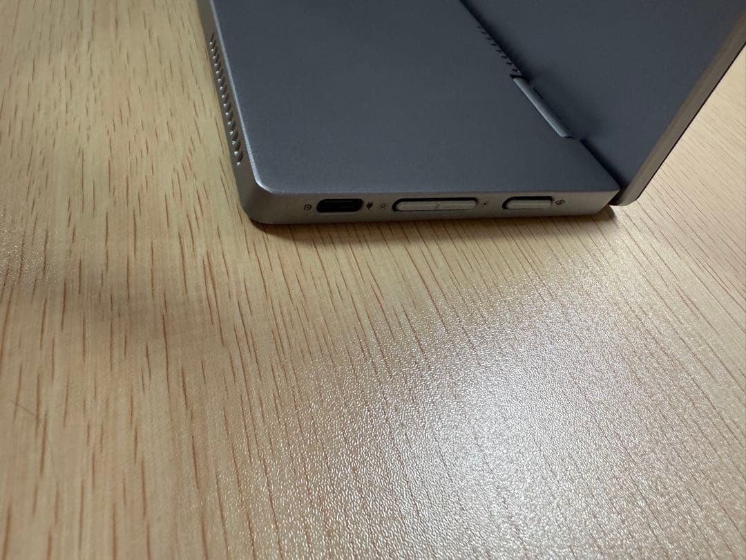 Dell C1422H 14インチ ポータブルモニタ－ その1