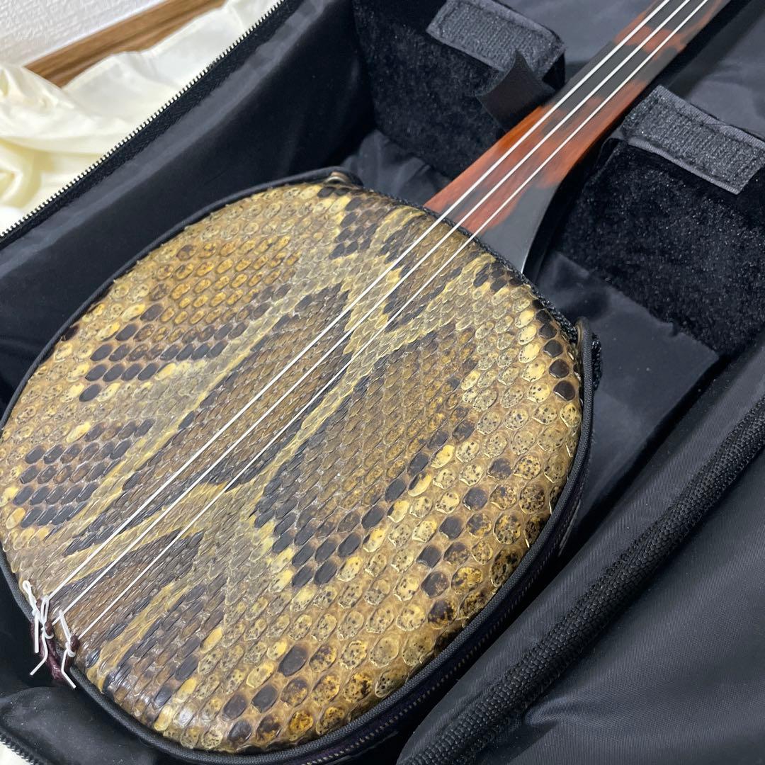 高級 沖縄三線 スンチー塗り 弦楽器 和楽器 民族楽器 ヘビ革 天然革