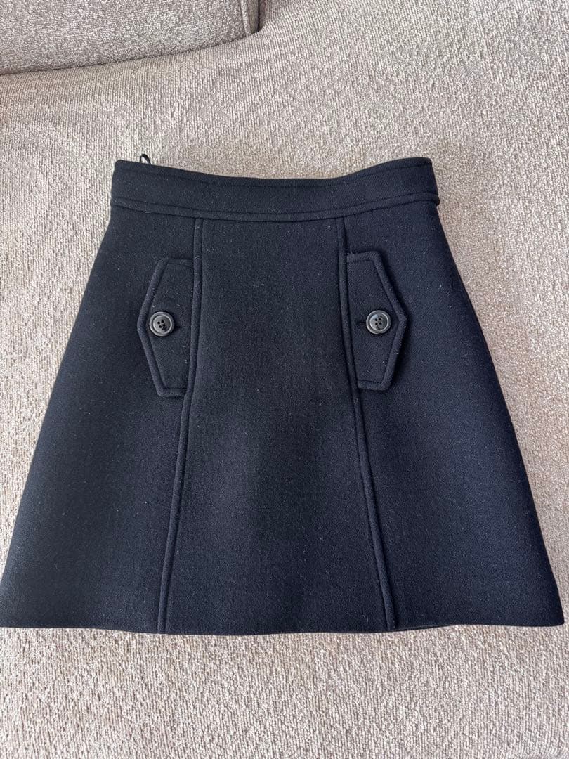 MIU MIU 黒 ボタン付きミニスカート 36 1度着用クリーニング済