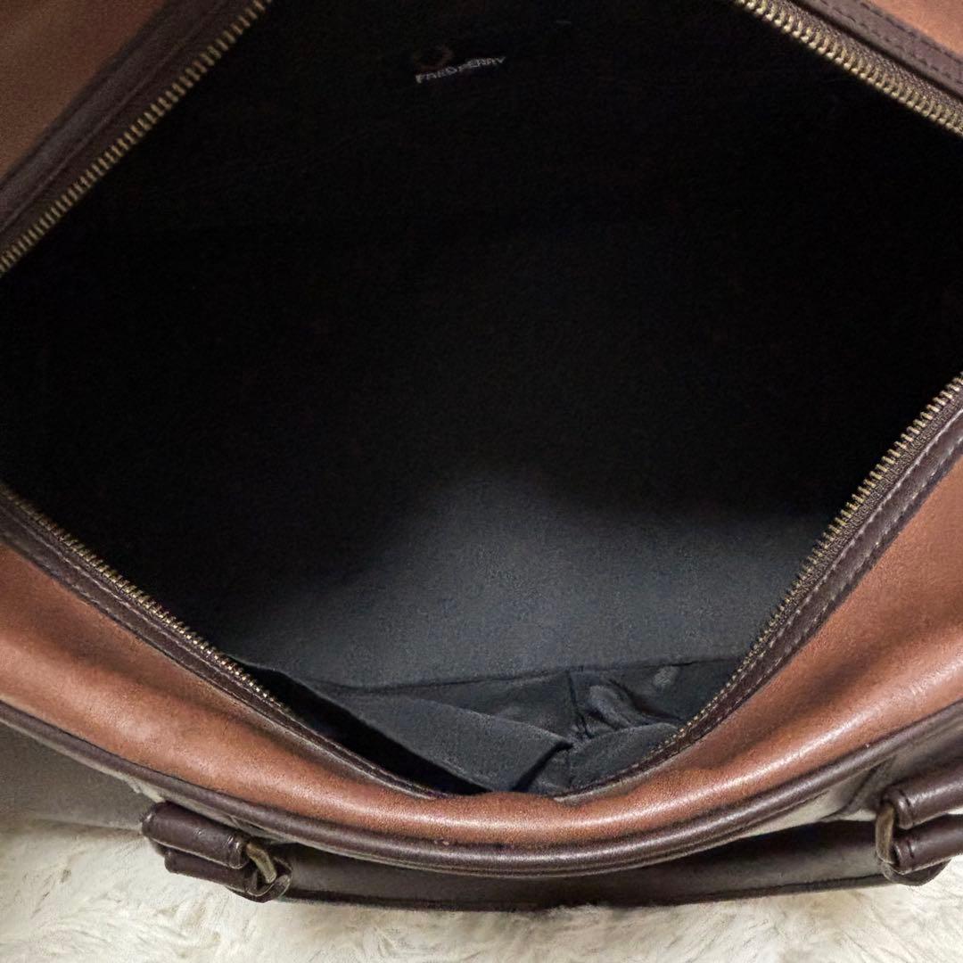 【美品】フレッドペリー ボストンバッグ オールレザー 月桂冠