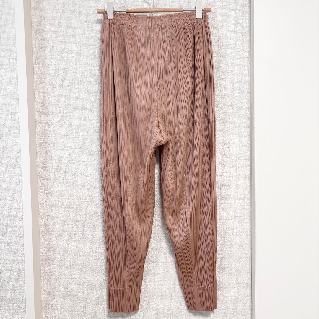 プリーツプリーズ　近年　テーパードパンツ　ポケット　ベージュブラウン　サイズ1