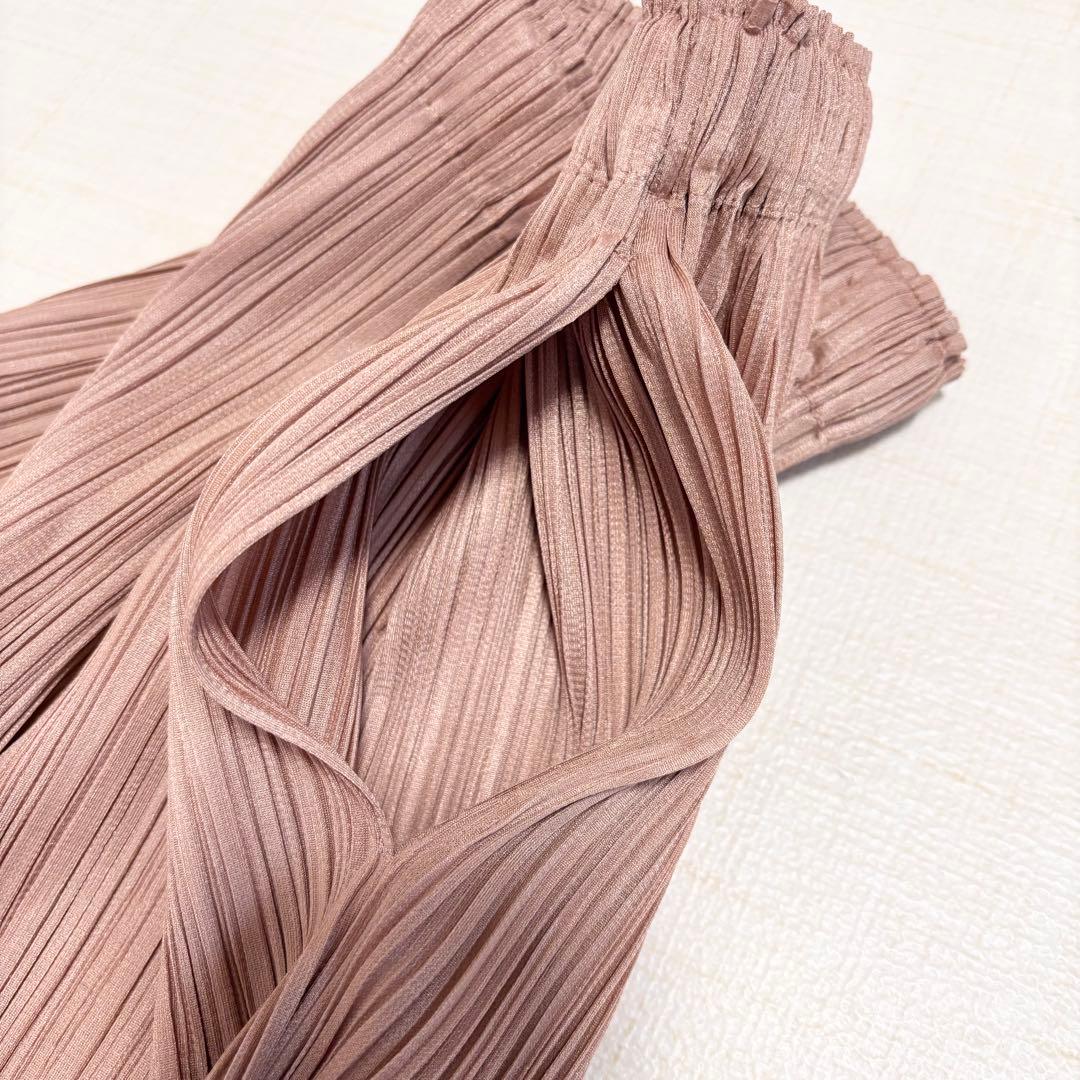 プリーツプリーズ　近年　テーパードパンツ　ポケット　ベージュブラウン　サイズ1