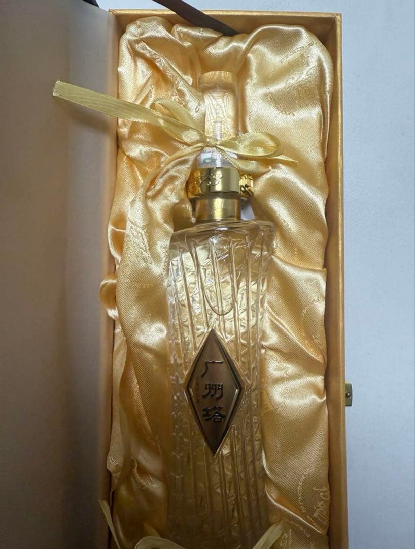 新品未開封】中国白酒 国窖1573 广州塔 600ml 52度　希少