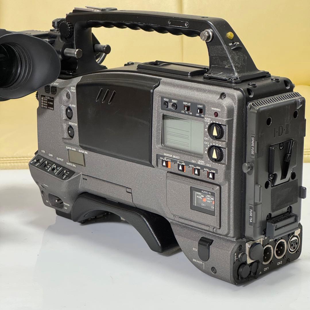 Panasonic AJ-D610WAビデオカメラ とFUJINONレンズ