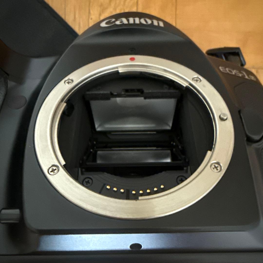 Canon EOS-1N フィルム一眼レフカメラ　レンズ付き(ジャンク品)