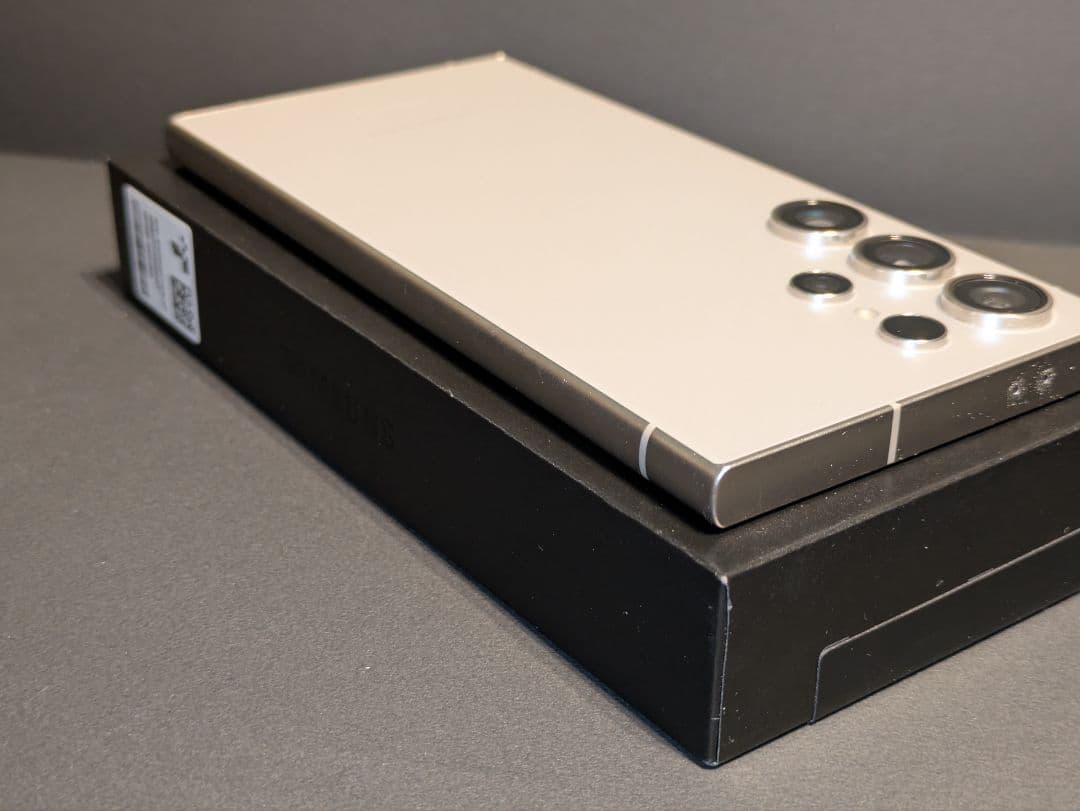 【美品】Galaxy S24 Ultra 国内版 チタニウムグレー 256GB