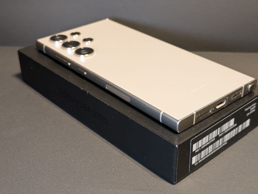 【美品】Galaxy S24 Ultra 国内版 チタニウムグレー 256GB