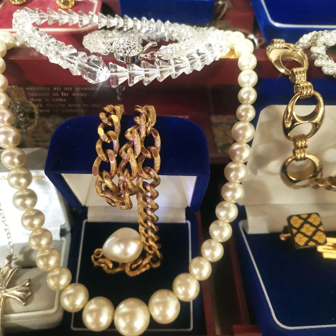 【秘密のうなぎ】遺品整理 大量アクセ 刻印 指輪 金色 喜平 ブローチ