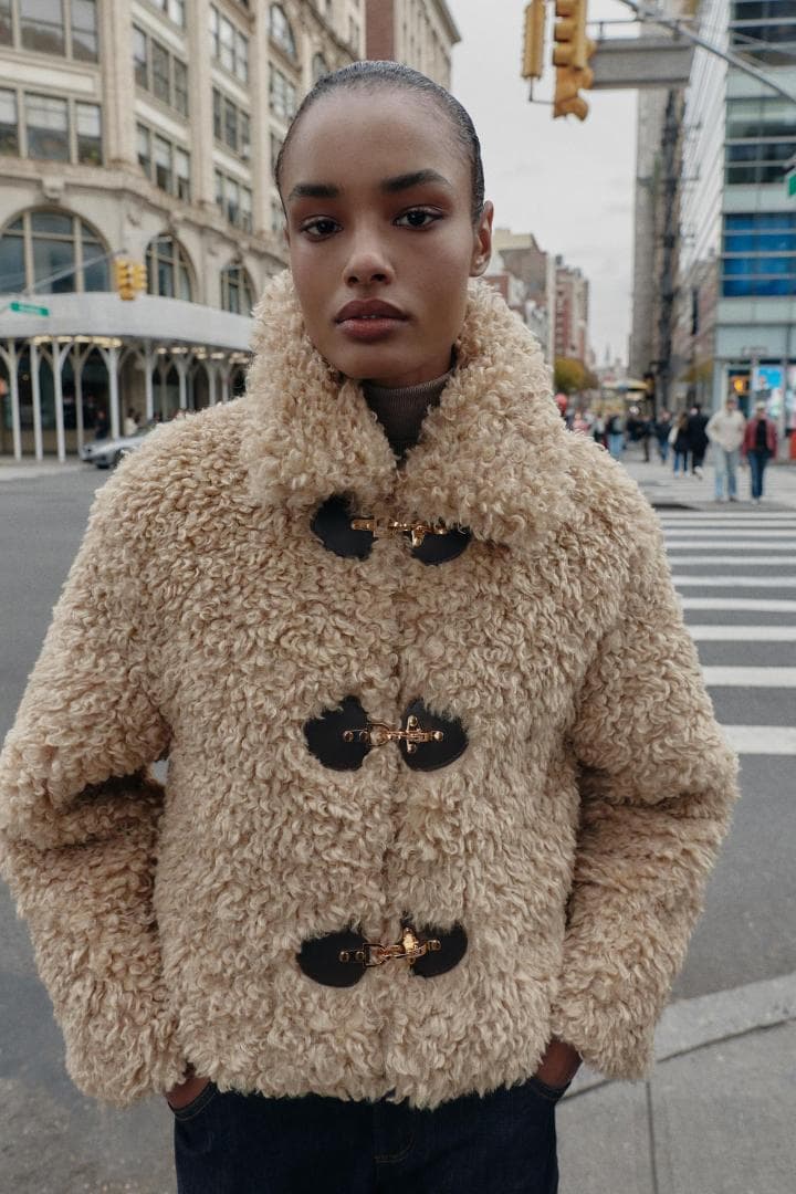 【完売品】 ZARA トグルボタン フェイクファージャケット L