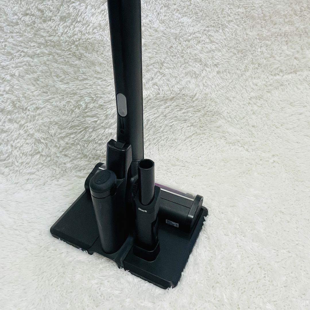 Shark シャーク　コードレススティッククリーナー　掃除機 CS601JBK