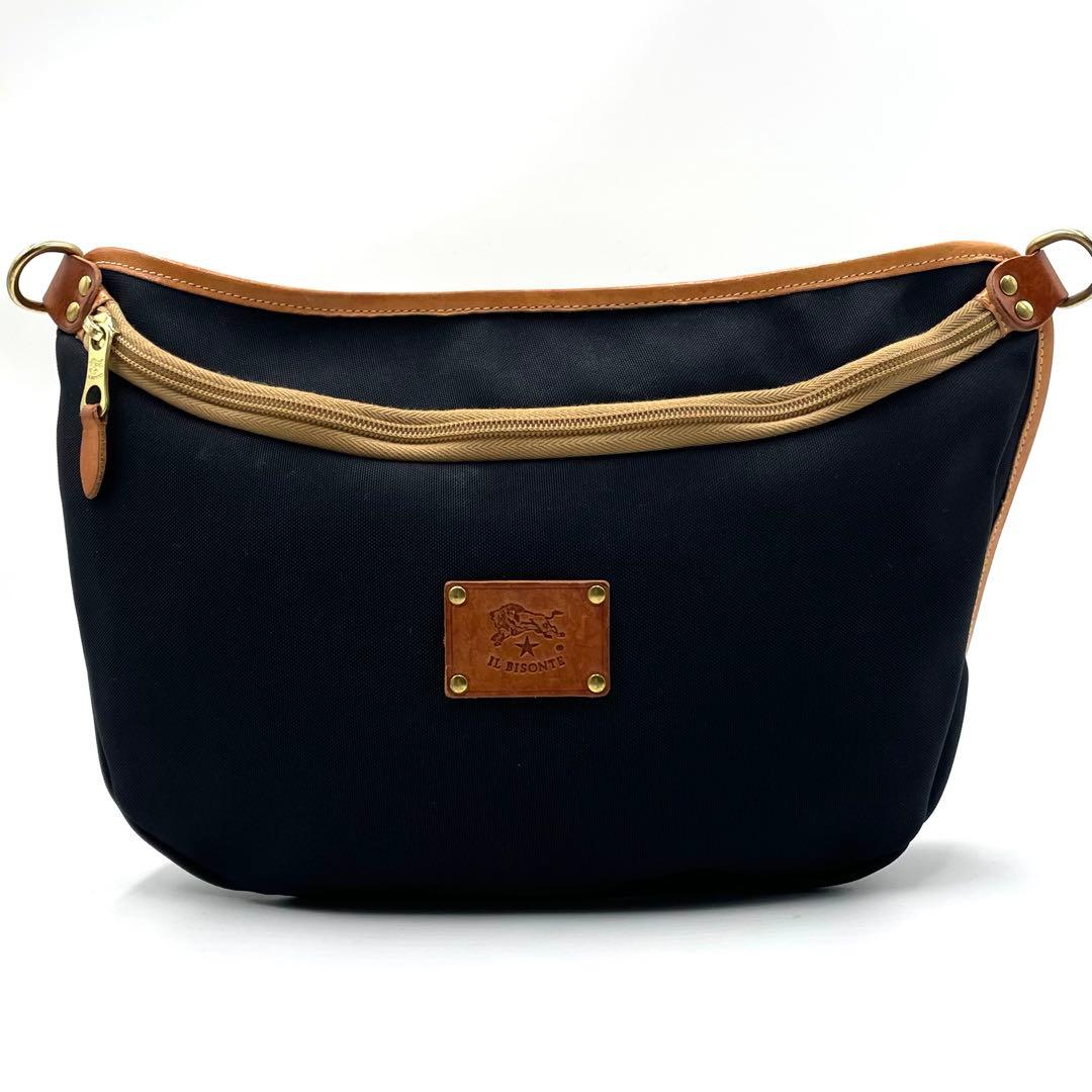 イルビゾンテ 公式定価:¥48,400 ボディバッグ ショルダーバッグ ヌメ 黒