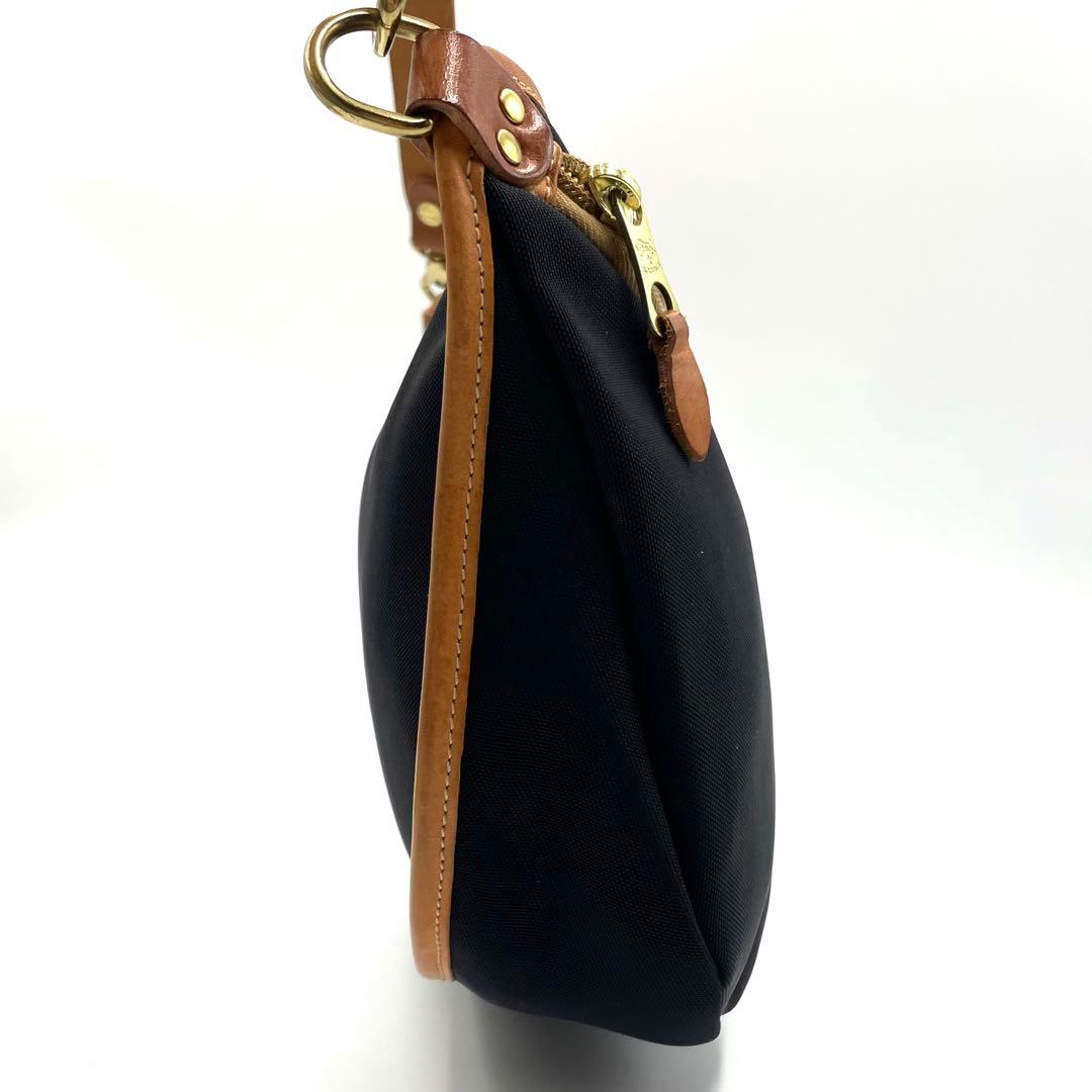 イルビゾンテ 公式定価:¥48,400 ボディバッグ ショルダーバッグ ヌメ 黒