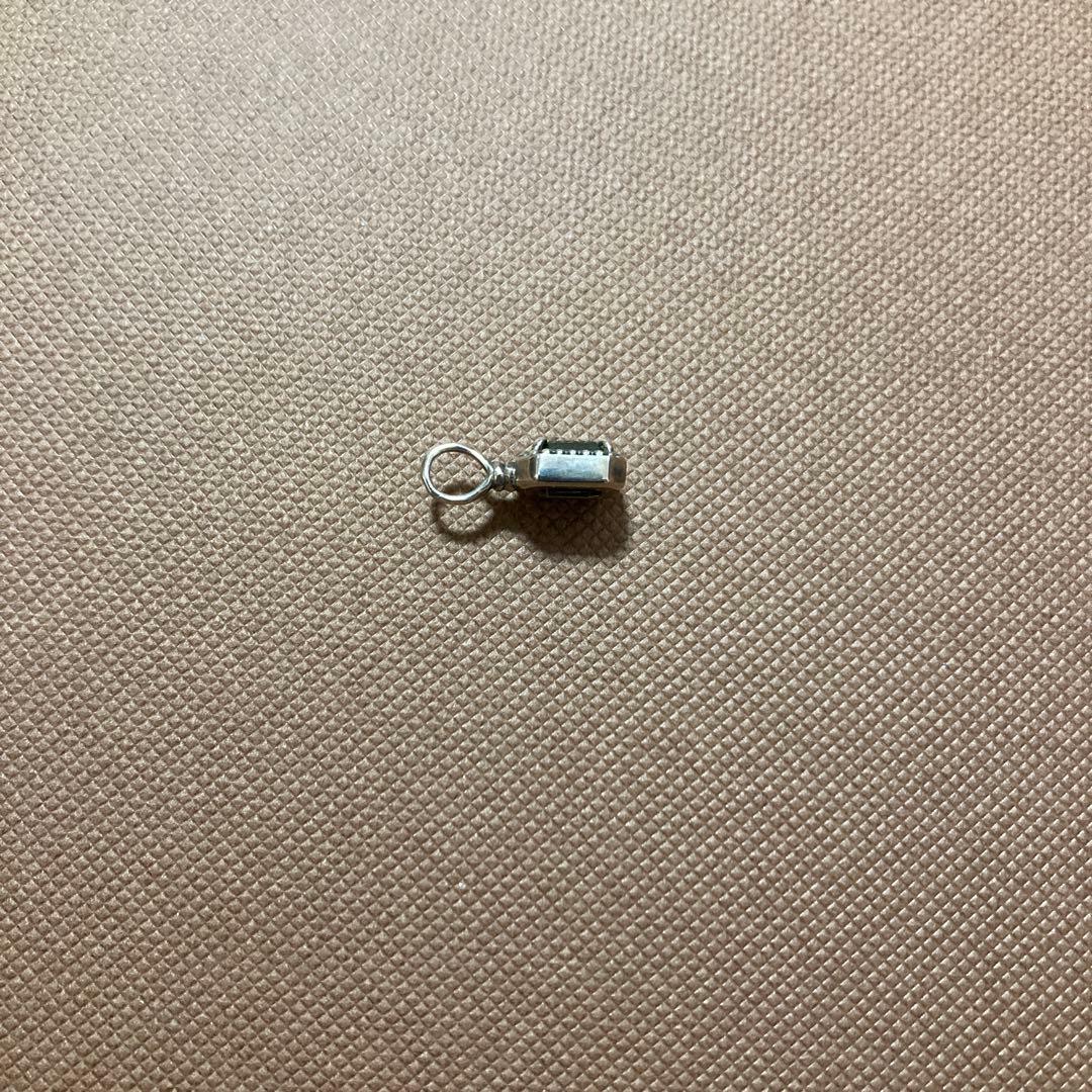 エメラルドカット グリーンストーン SV925 ペンダント