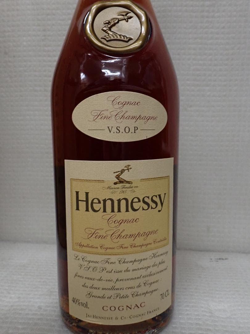 ヘネシー V.S.O.P フィーヌ・シャンパーニュ 700ml M6-A