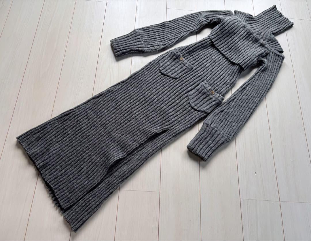 美品　andmary（アンドマリー）カメオニットスリットドレス　ニット　ワンピ