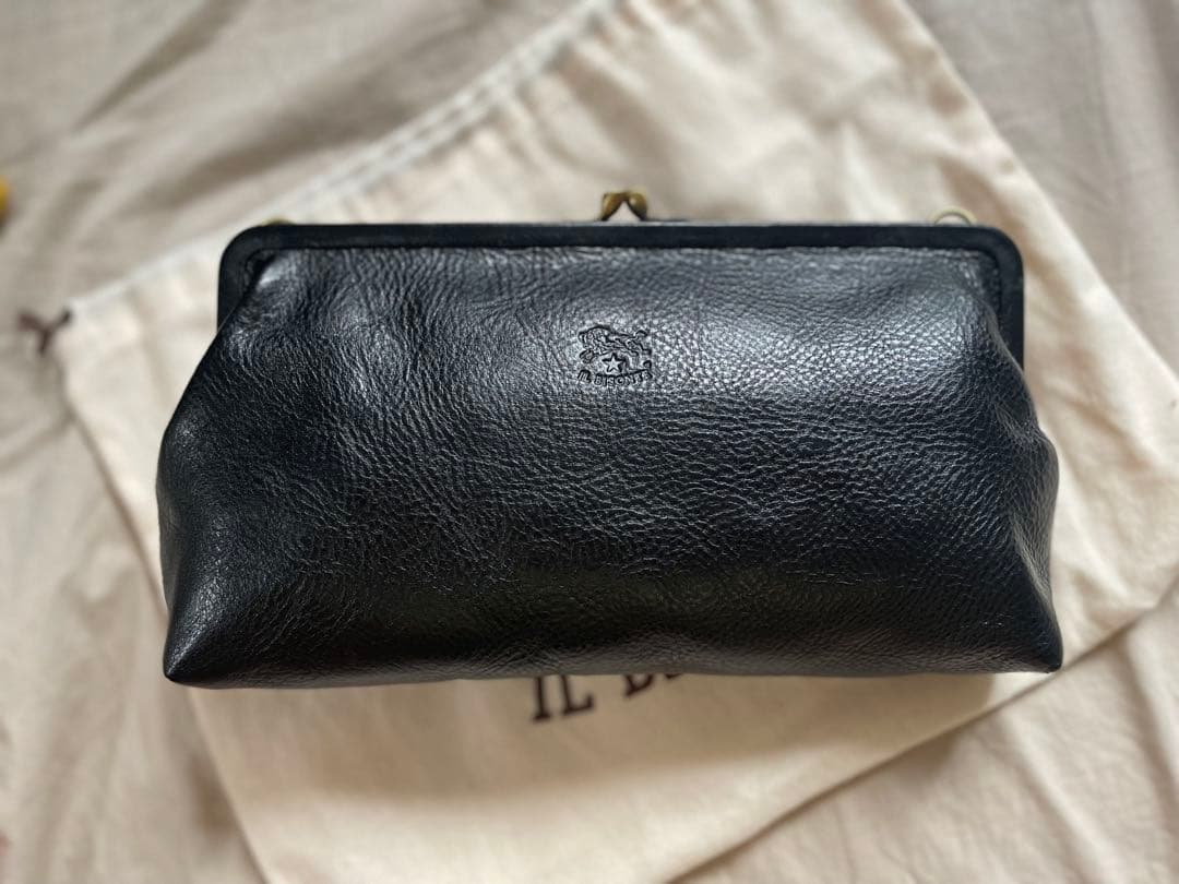 IL BISONTE ブラックレザー　クラッチバッグ　がま口