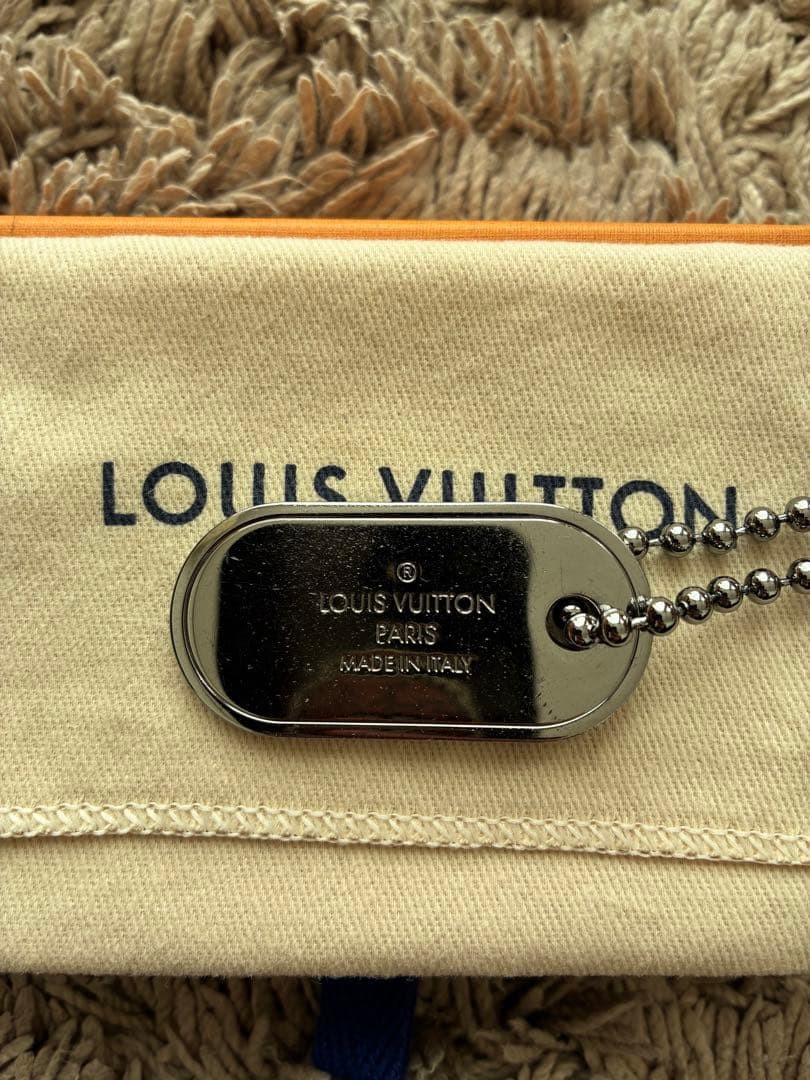 LOUIS VUITTON ブラックキーホルダー