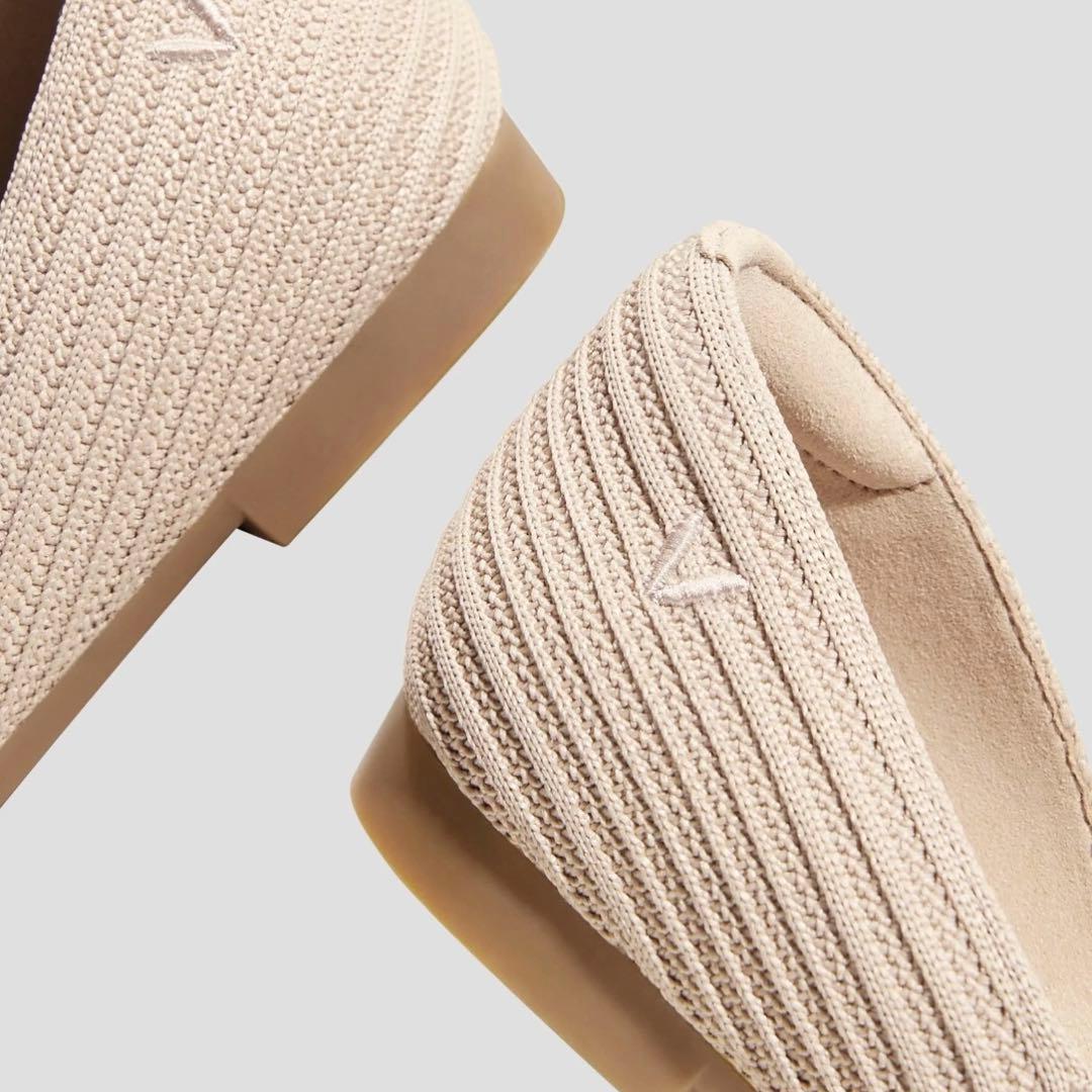 【美品】VIVAIA ポインテッドトゥVカラットフラットシューズ ベージュ　38