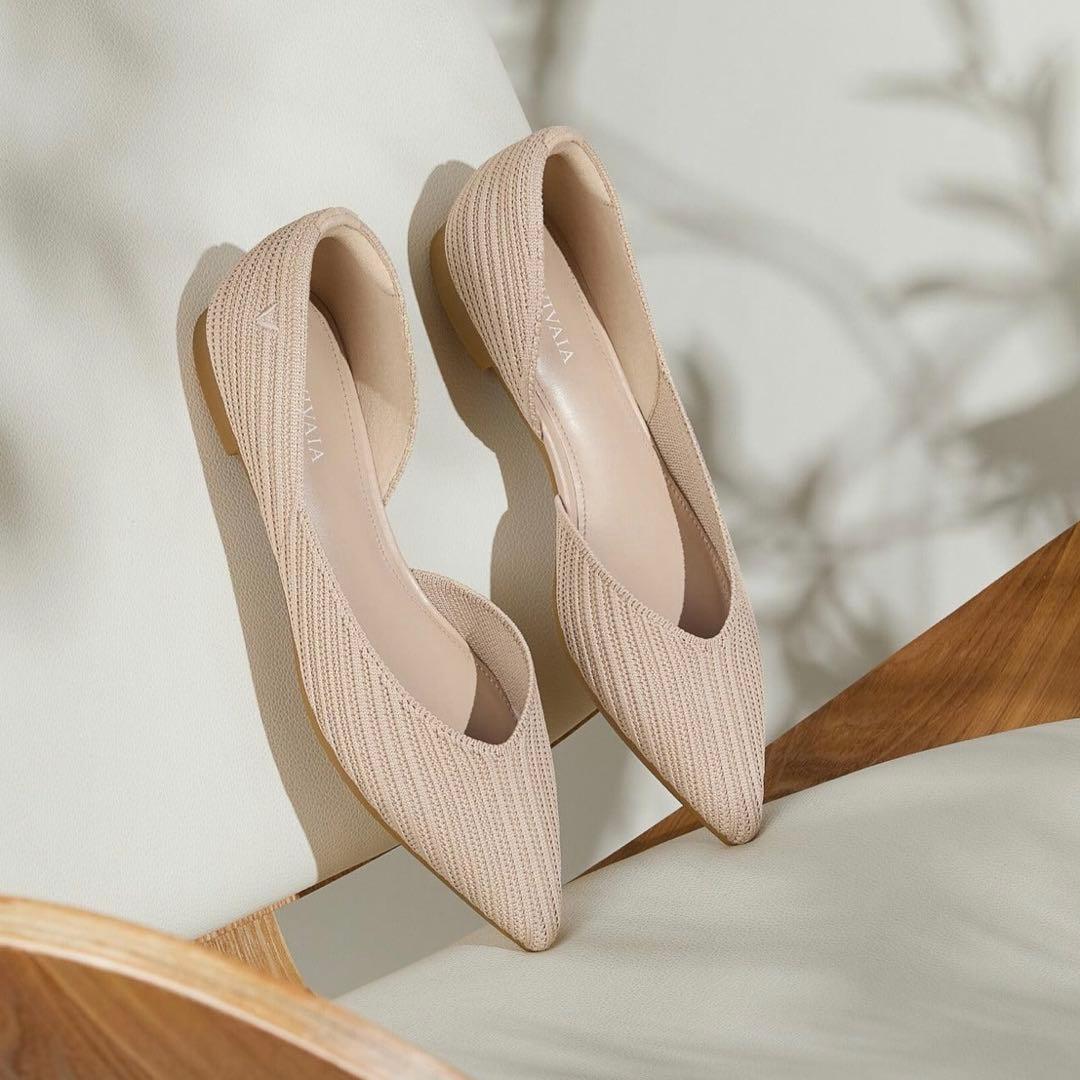 【美品】VIVAIA ポインテッドトゥVカラットフラットシューズ ベージュ　38