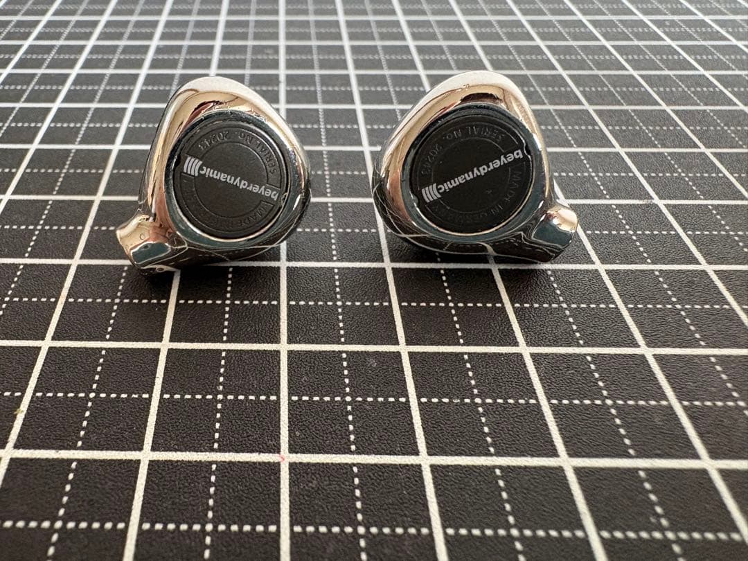 イッシー専用　XELENTO remote 有線イヤホン