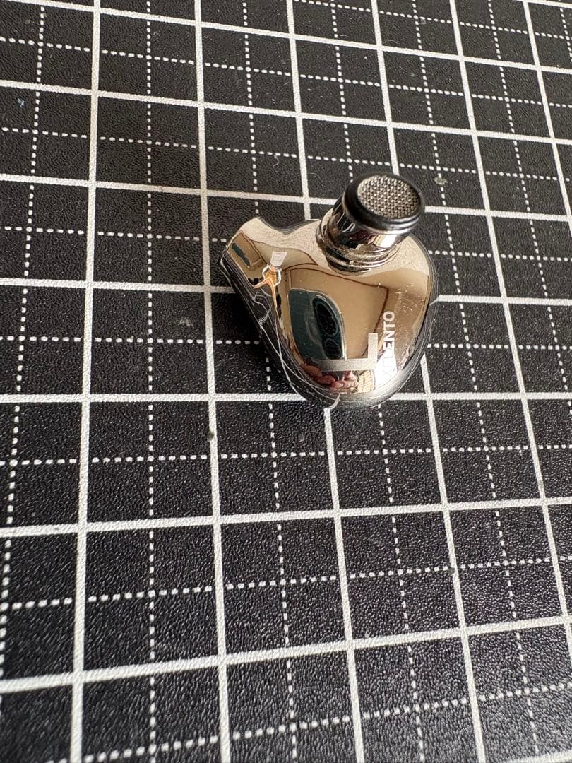 イッシー専用　XELENTO remote 有線イヤホン