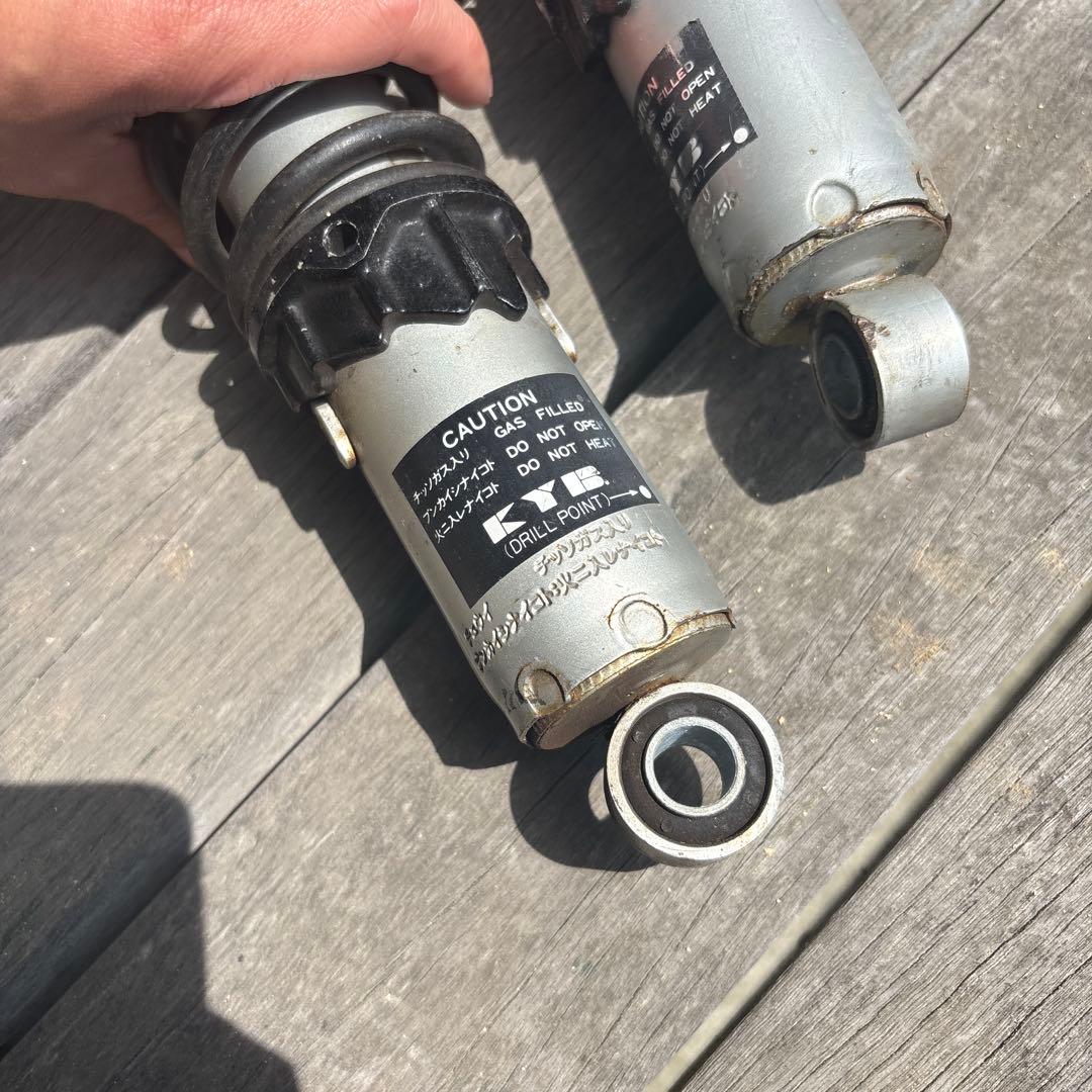 KYB カヤバ サスペンション ゼファーχ