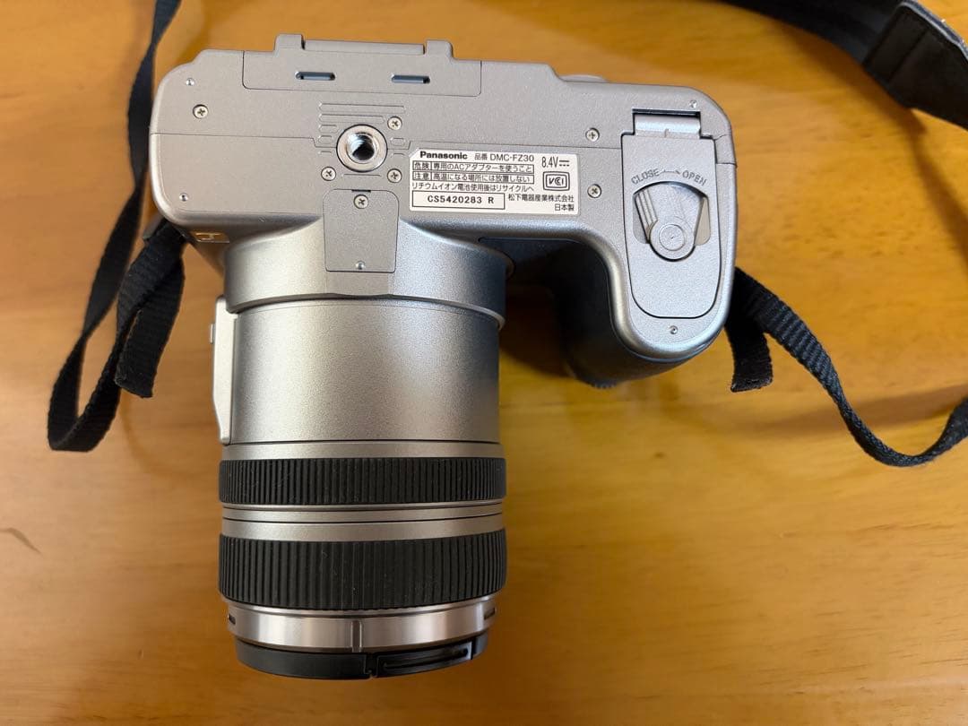Panasonic　LUMIX　DMC-FZ30　デジタルカメラ