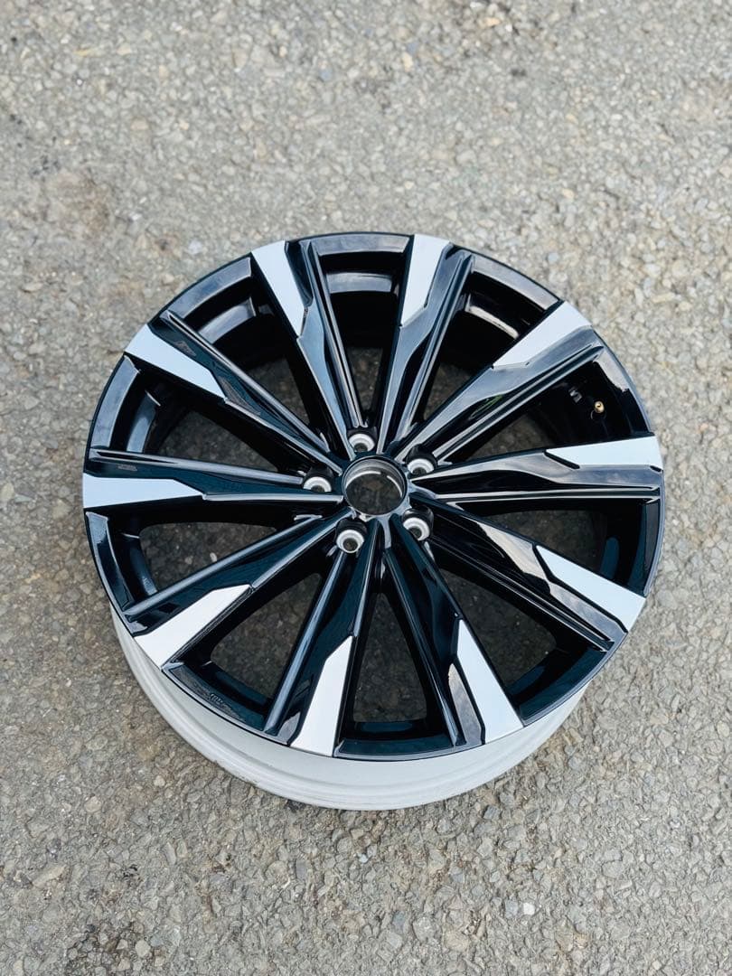 クラウンクロスオーバー純正ホイール