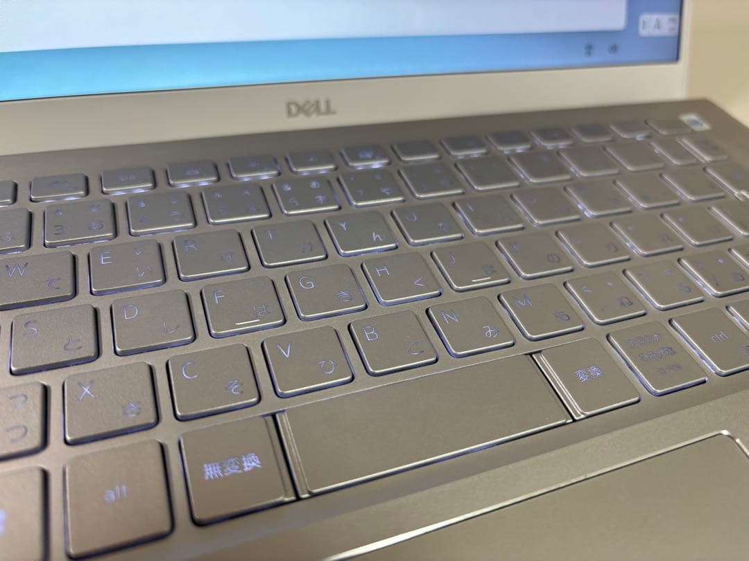 Dell モバイルノートパソコン Core i5/8GB/256GB SSD