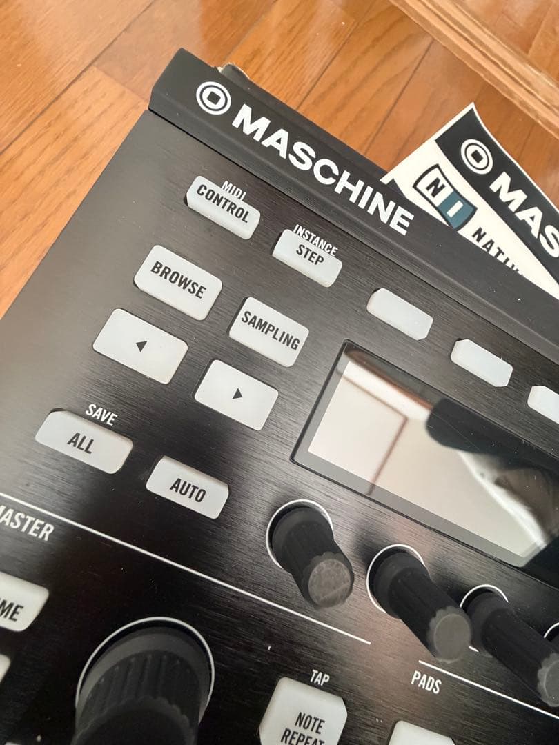 ネイティブインストゥルメンツ Maschine MK2 MIDIコントローラー