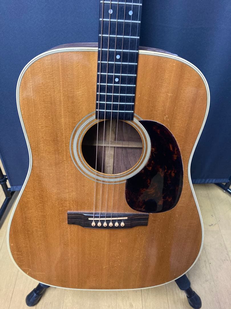 Martin D-28 1994年製　サイド割れ補修跡有り