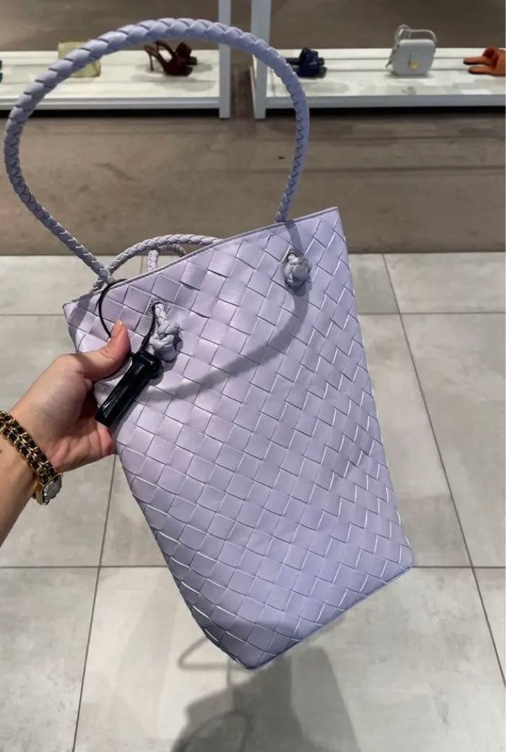 BOTTEGA VENETA 薄紫 編み込みレザー かごバッグ