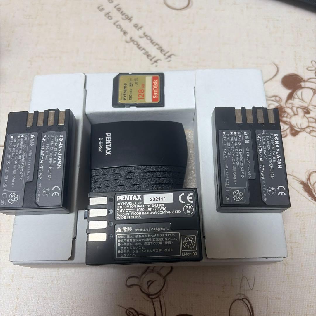 PENTAX K-70 レンズ２本（付属品多数）O-GPS2本付きバッテリー3つ
