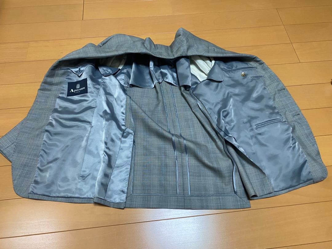 Aquascutum グレー チェック柄 スーツ　AB5