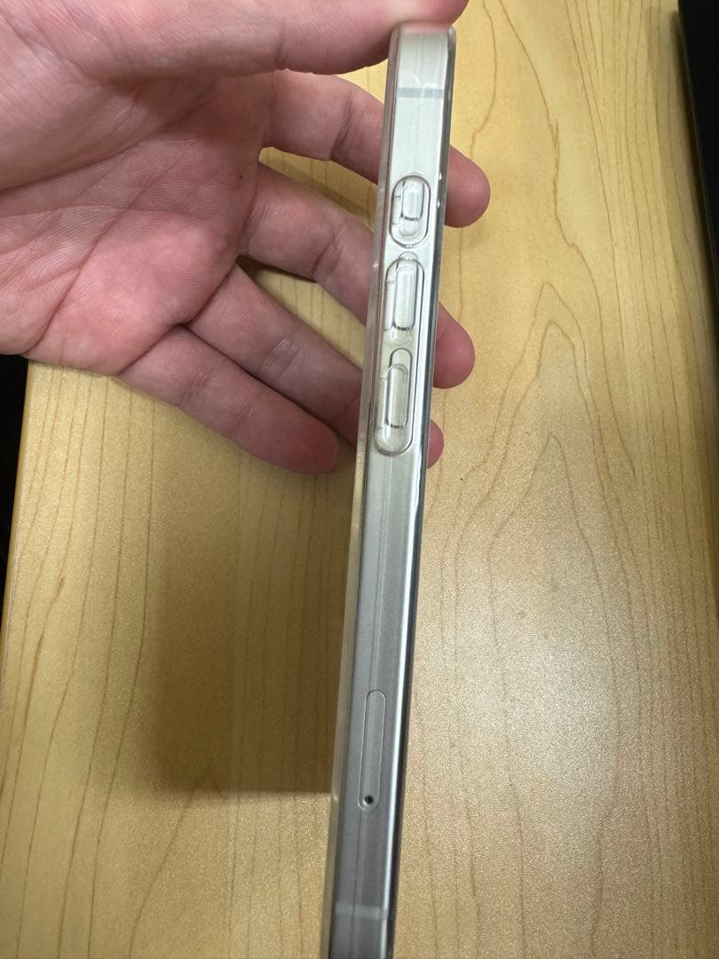 Apple iPhone 16eホワイト 本体 透明ケース付き