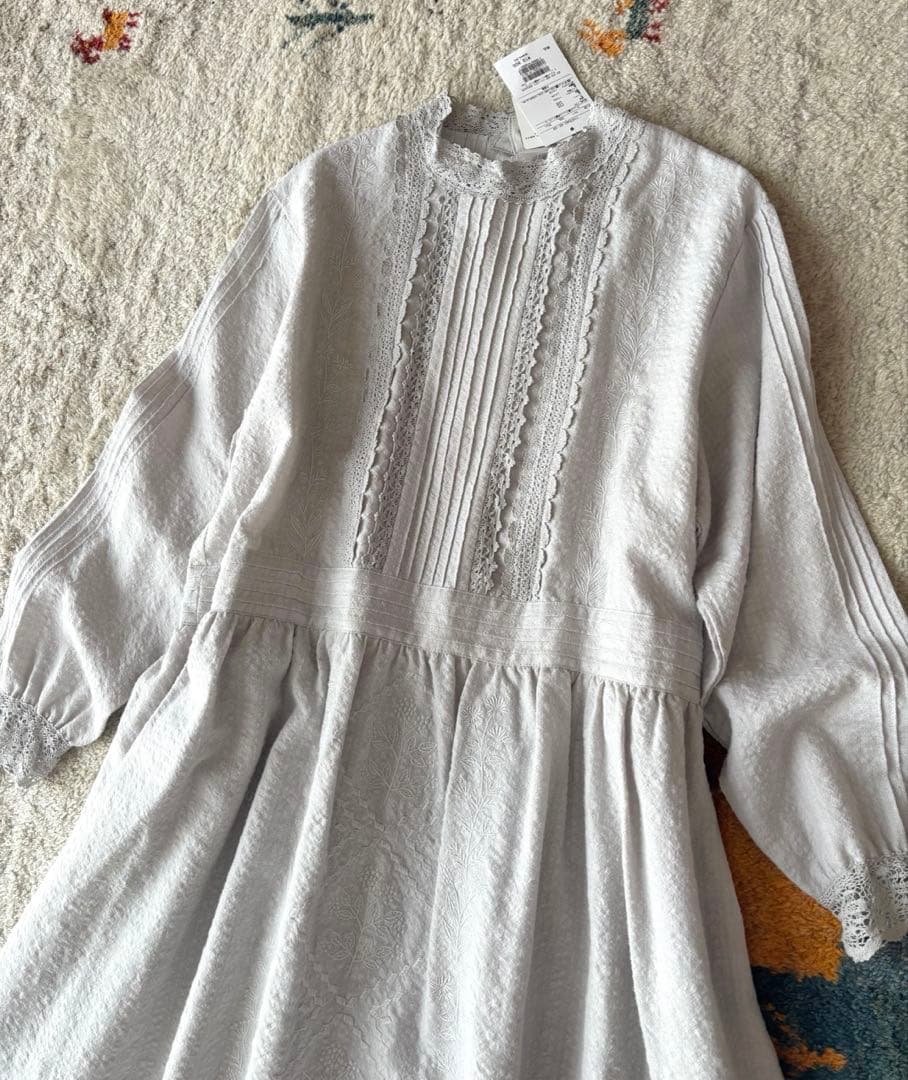 新品　TSUHARU ツハル　チェック織りレース刺繍ワンピース　グレー