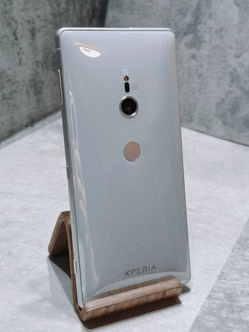 美品 Xperia XZ2 702SO SIMフリー スマホ