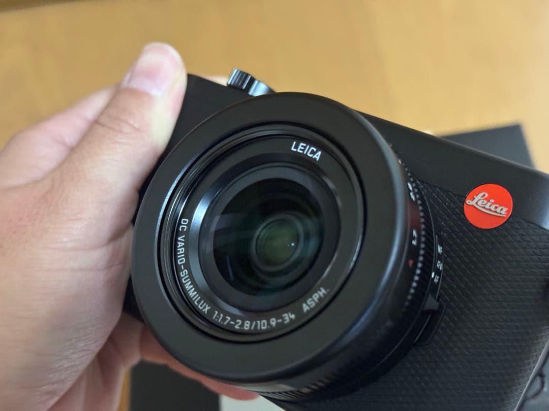 Leica D-Lux 8コンパクトデジタルカメラ （レンズフィルター付）