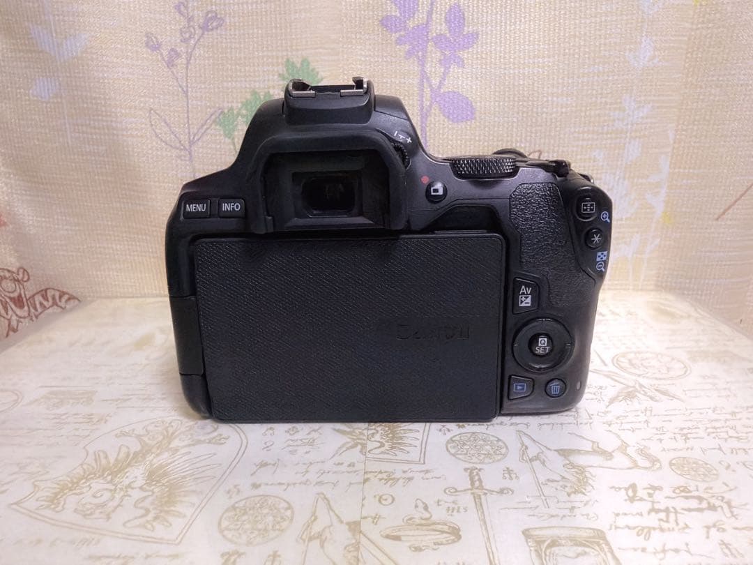 Canon EOS Kiss X10 ボディのみ デジタルカメラ一眼レフ