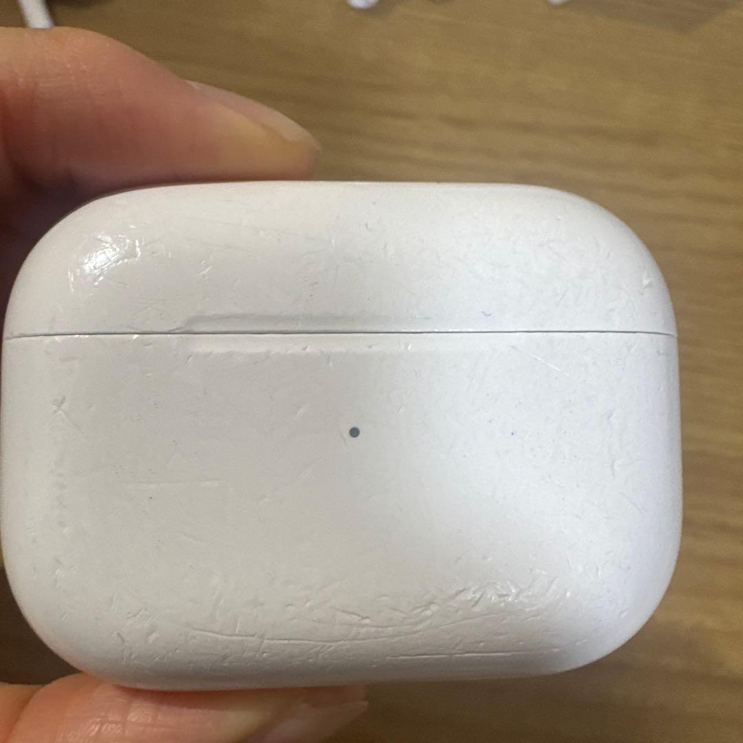 正規品AirPods Pro第二世代 本体 ケース、ライトニングケーブル付き