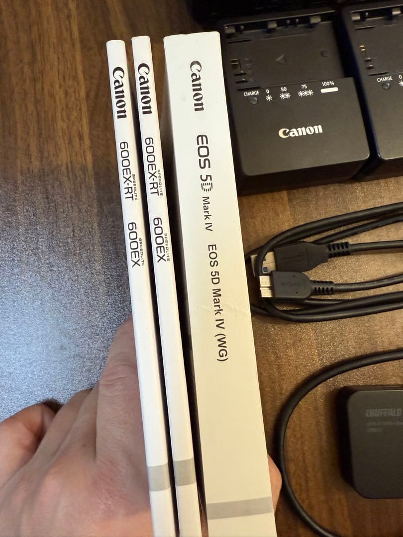 ヒ*ロ様 【美品】Canon EOS 5D Mark IV 付属品多数