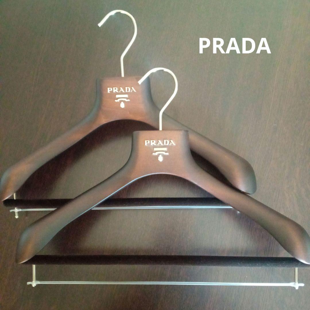 PRADA 　ハンガー