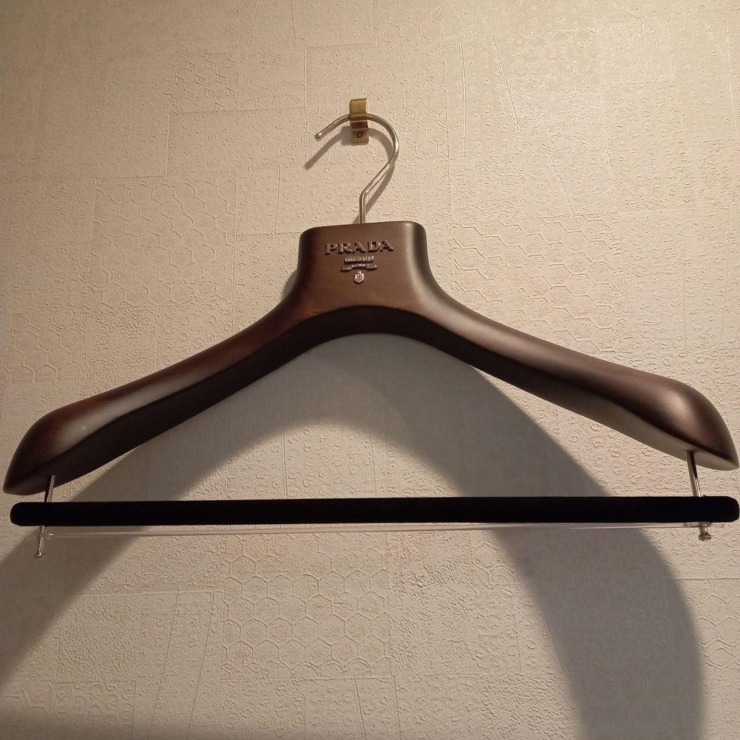 PRADA 　ハンガー