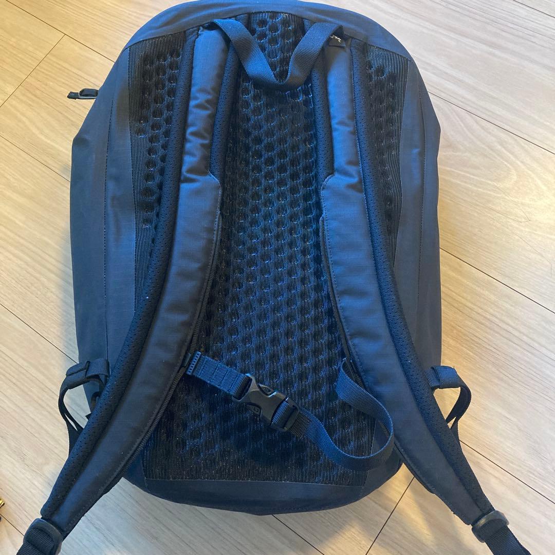 【美品】Arc'teryx ブラックバックパック