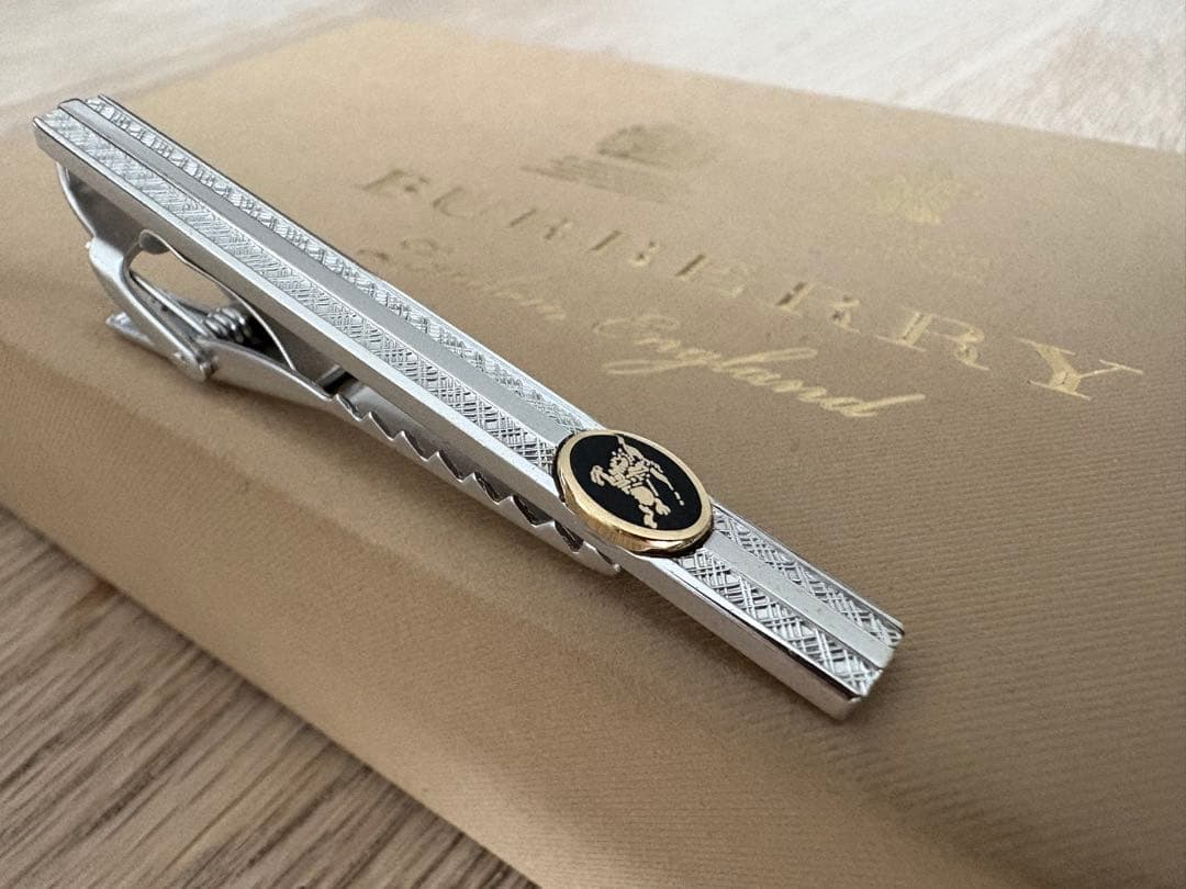 美品 BURBERRY スターリングシルバー製ネクタイピン
