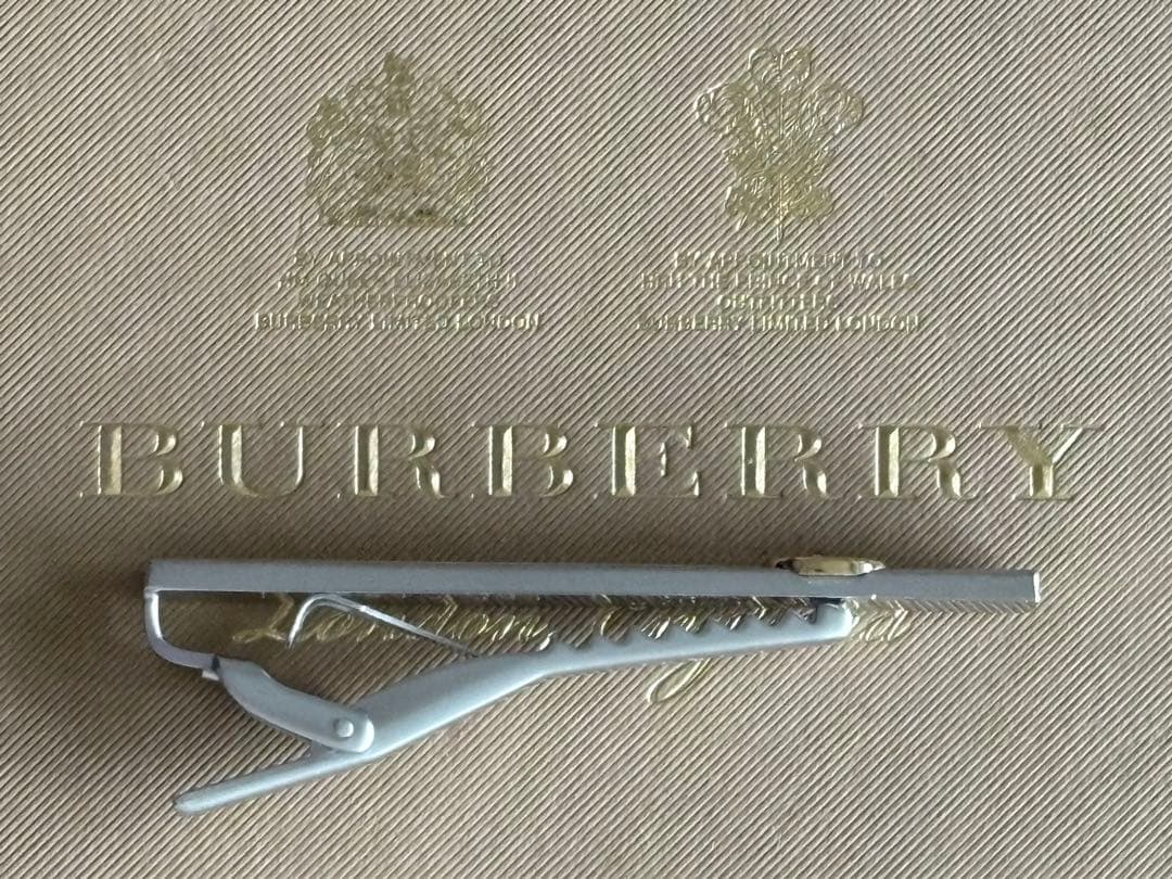美品 BURBERRY スターリングシルバー製ネクタイピン