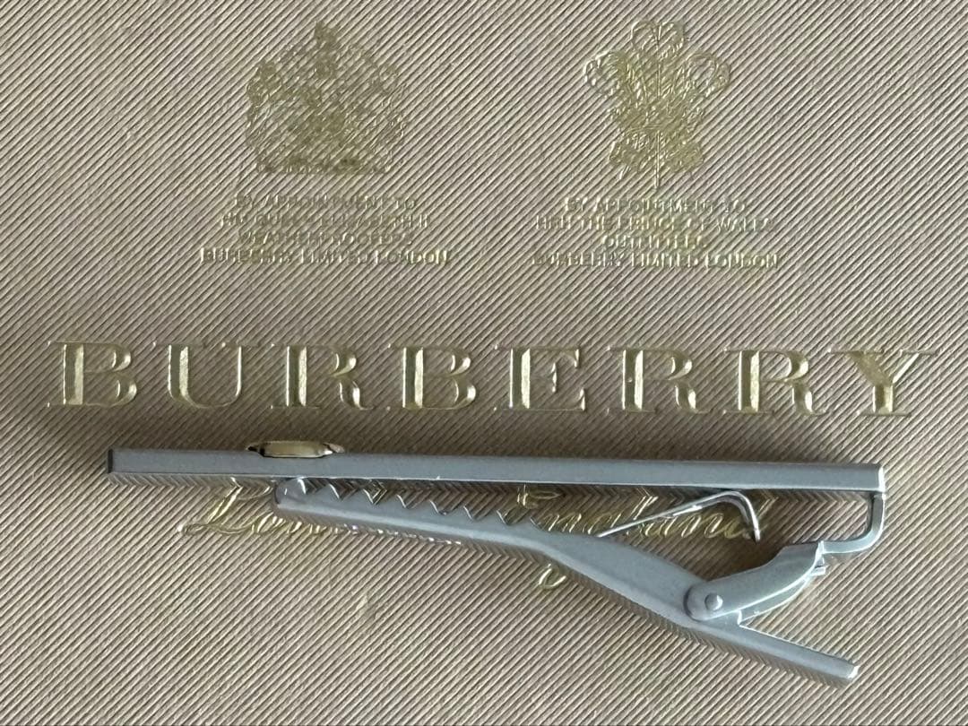 美品 BURBERRY スターリングシルバー製ネクタイピン