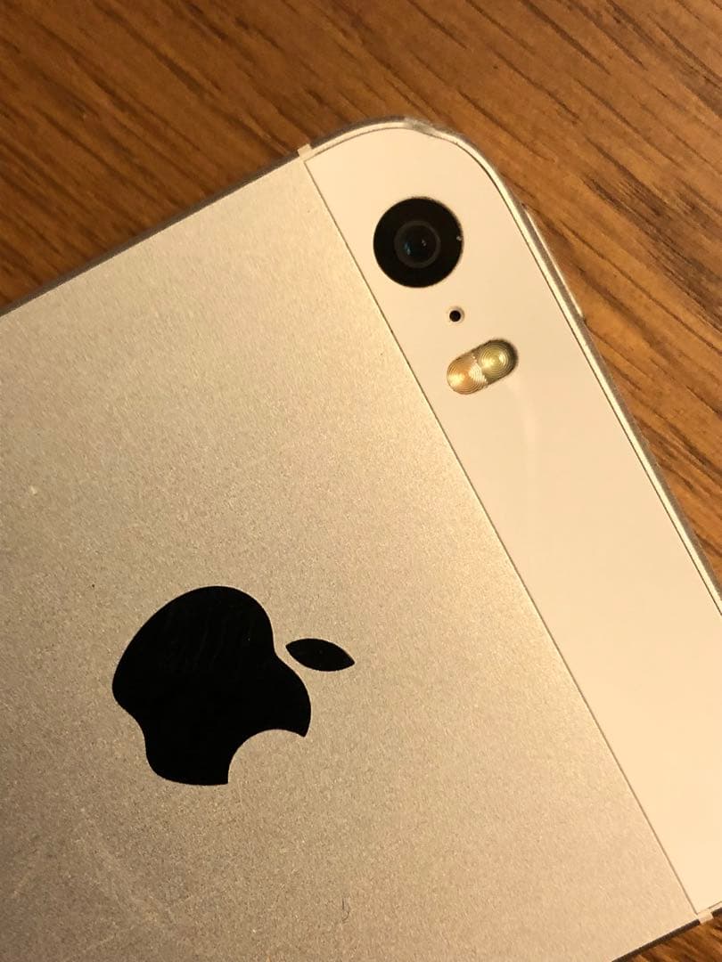 Apple iPhone SE ゴールド 本体